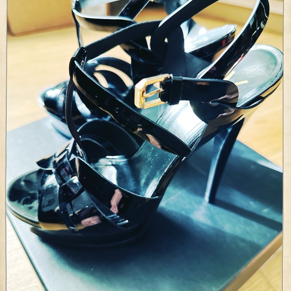 Spectacular Saint Laurent Glossy Tribute Black Patent Leather Strappy Heels 💎